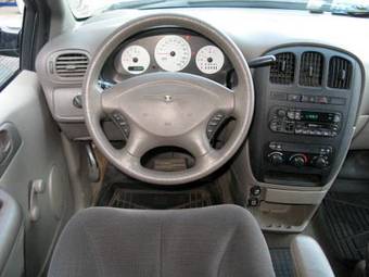 2001 Chrysler Voyager Pictures