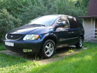 2001 Chrysler Voyager Photos