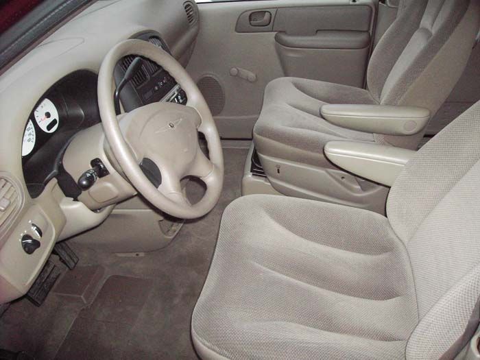 2002 Chrysler Voyager