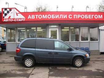 2002 Chrysler Voyager Images