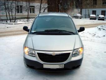 2002 Chrysler Voyager Pictures