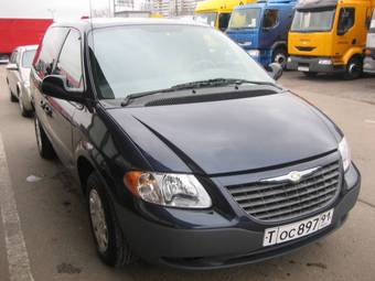 2002 Chrysler Voyager Photos