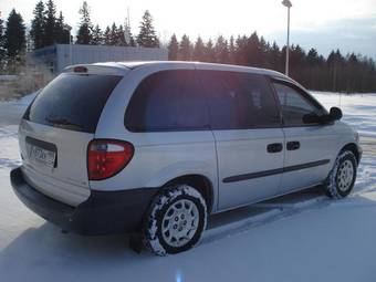 2002 Chrysler Voyager Photos