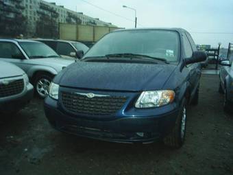 2002 Chrysler Voyager Images