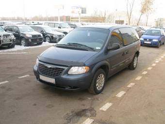 2002 Chrysler Voyager Pictures