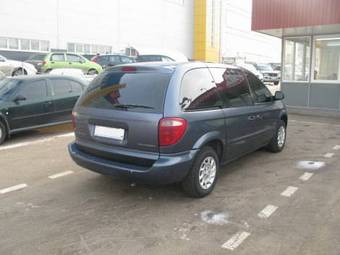 2002 Chrysler Voyager Pictures