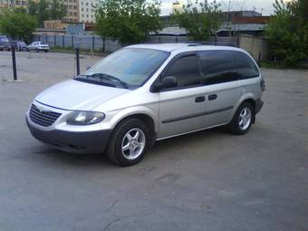 2002 Chrysler Voyager Photos