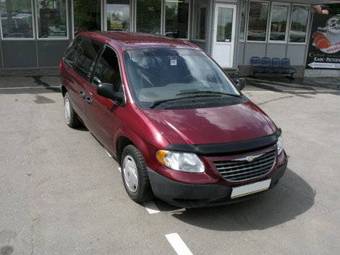2002 Chrysler Voyager Photos