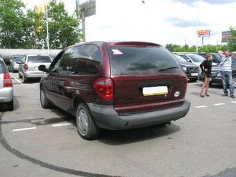 2002 Chrysler Voyager Pictures