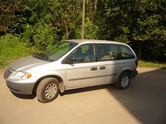 2002 Chrysler Voyager Photos