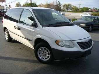 2003 Chrysler Voyager Photos