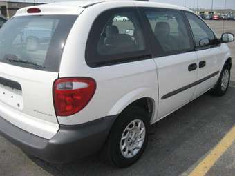 2003 Chrysler Voyager Images