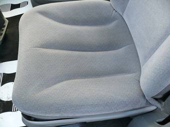 2003 Chrysler Voyager Images