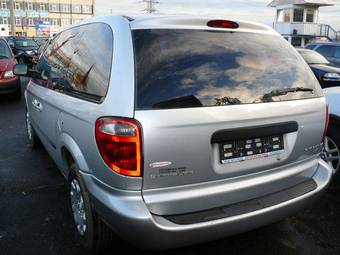 2003 Chrysler Voyager Pictures