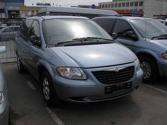 2004 Chrysler Voyager Photos