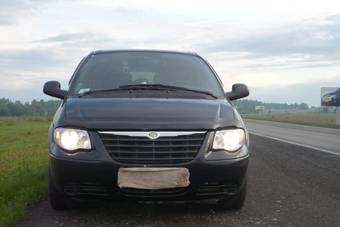 2005 Chrysler Voyager Photos