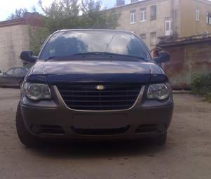 2005 Chrysler Voyager Photos