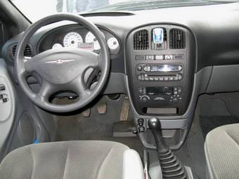 2006 Chrysler Voyager Pictures