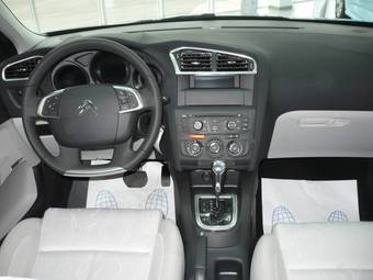 2011 Citroen C4 Photos