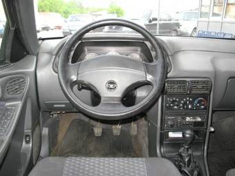 1999 Daewoo Espero Pictures