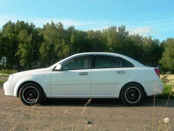 2004 Daewoo Lacetti Pictures