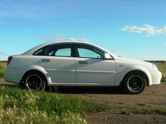 2004 Daewoo Lacetti Photos