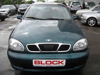 2000 Daewoo Lanos Photos