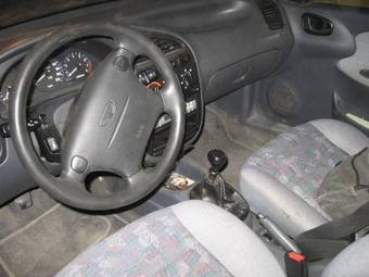 2000 Daewoo Lanos Pics