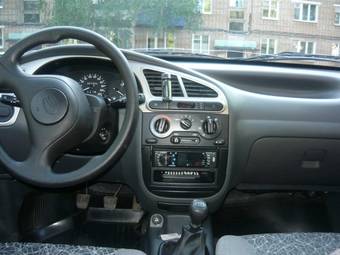 2009 Daewoo Lanos Photos