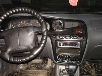 1999 Daewoo Leganza Photos