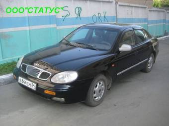 2000 Daewoo Leganza Photos