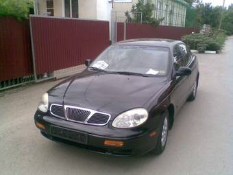 2000 Daewoo Leganza Photos