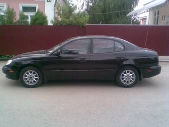 2000 Daewoo Leganza Pictures