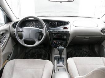 2001 Daewoo Leganza Photos