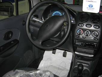 2010 Daewoo Leganza Pictures