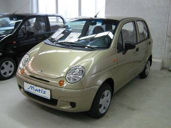 2010 Daewoo Magnus Photos