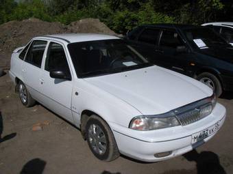 1997 Daewoo Nexia Photos