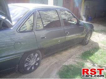 1997 Daewoo Nexia Photos