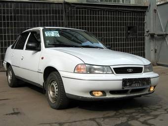 2000 Daewoo Nexia Photos