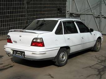 2000 Daewoo Nexia Photos
