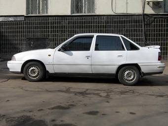 2000 Daewoo Nexia Photos