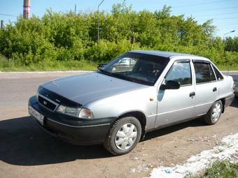 2000 Daewoo Nexia Photos