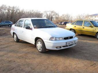 2001 Daewoo Nexia Photos