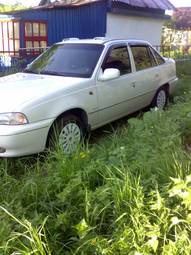 2001 Daewoo Nexia Photos