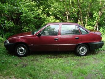 2001 Daewoo Nexia Pictures