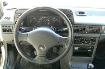 2002 Daewoo Nexia Pictures