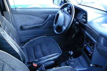 2004 Daewoo Nexia Photos