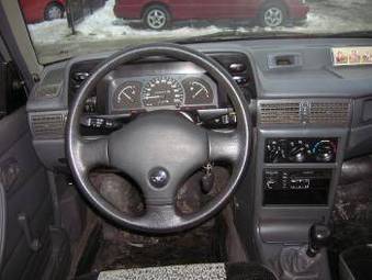 2004 Daewoo Nexia Photos