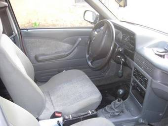 2004 Daewoo Nexia Photos