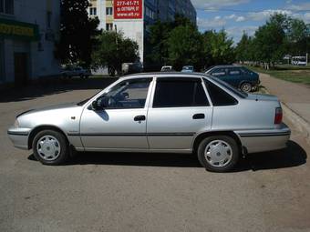 2004 Daewoo Nexia Photos